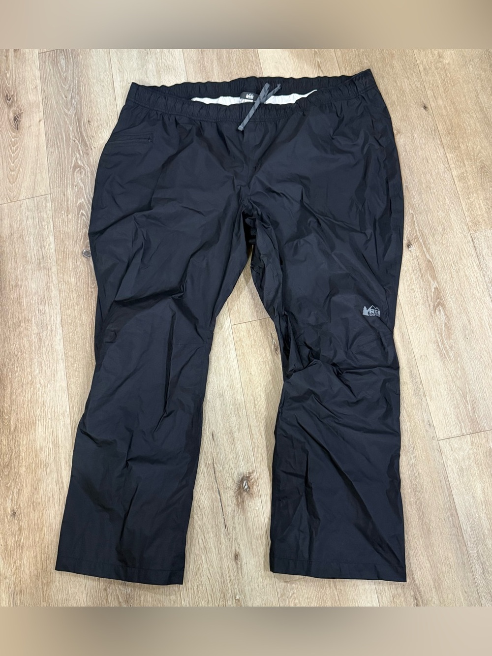REI Black Women's Lightweight Rain Track Pants
